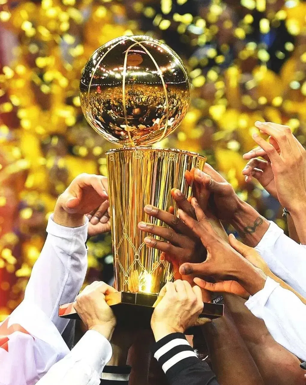 包含俄克拉荷马雷霆迎意大利杯关键赛，关键时刻伤情更新，悬念犹存，高层口径保持一致的词条